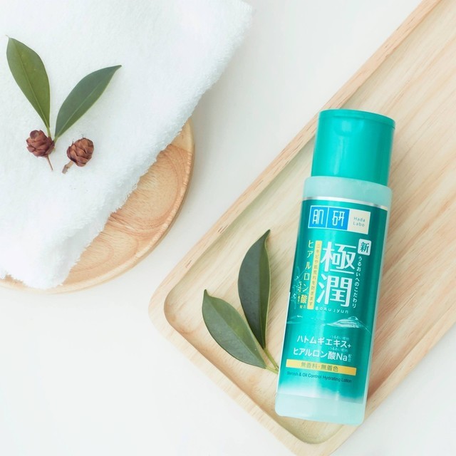 Hada Labo Blemish Oil Control Hydrating Lotion 170g โลชั่นสูตรใหม่มีสารสกัดจากธรรมชาติเหมาะกับผิวที่เป็นสิว ช่วยลดรอยบวมแดง คุมความมัน ลดสิว ให้ผิวนุ่ม เนียนใส